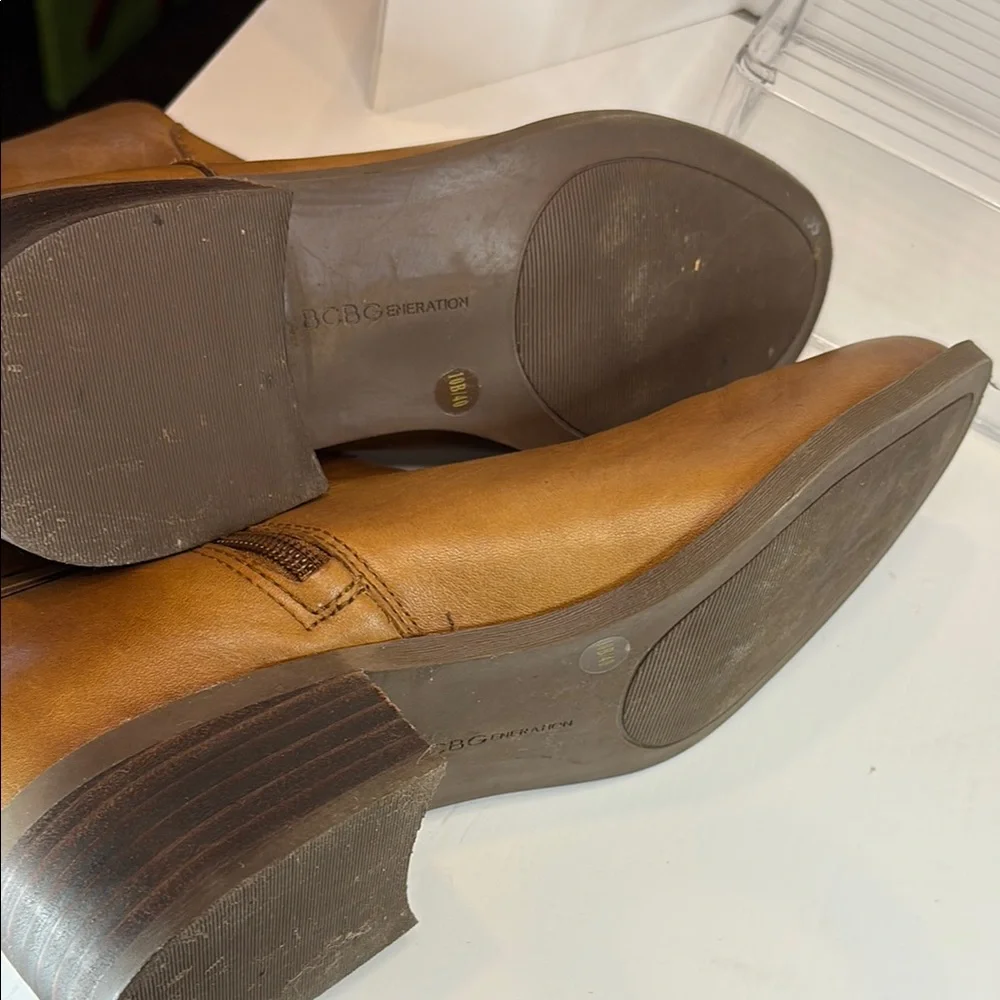 BCBG Women's Tan Leather Knee-High Boots size 10 box‎ 13